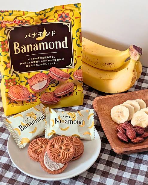 Baozhi Fruit Delicious Banana Flavored Sandwich Cookies 80g