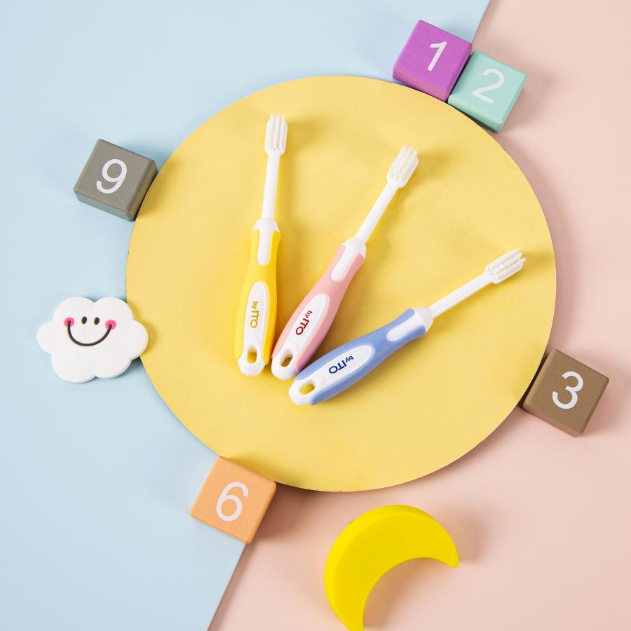 ITO Children's Toothbrush HC51 Random Colour